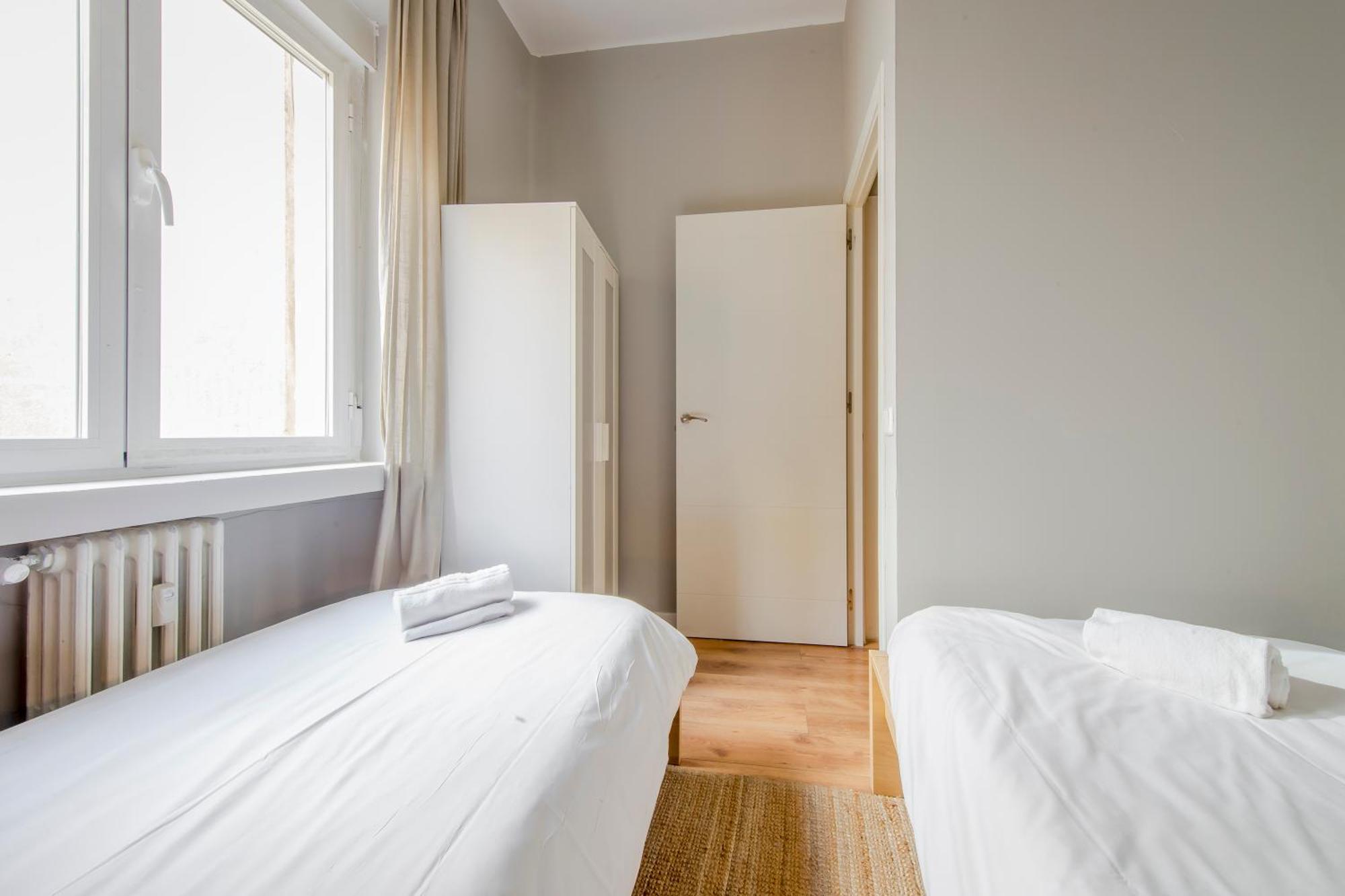 Excelente Piso De 3 Habitaciones En La Latina-Centro Madrid Esterno foto