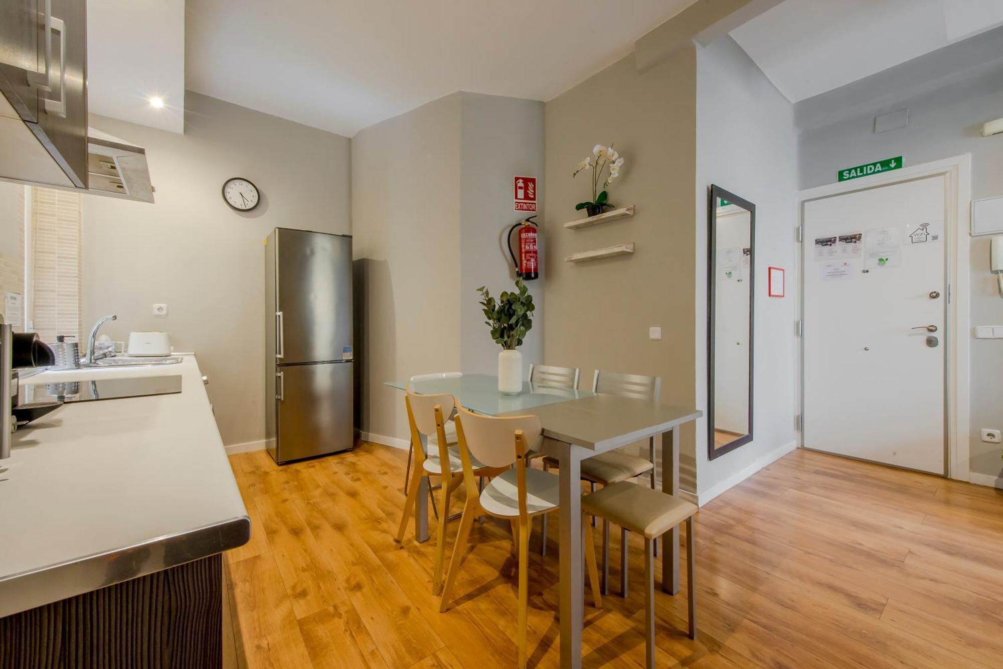 Excelente Piso De 3 Habitaciones En La Latina-Centro Madrid Esterno foto